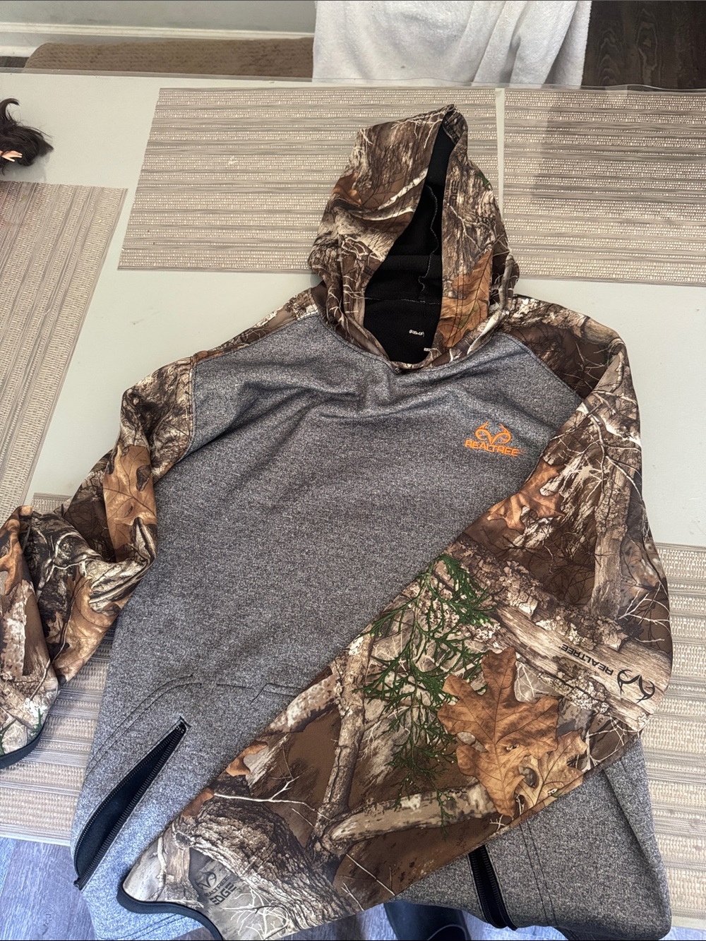 Realtree Men's Gray & Camo Hooded Pullover